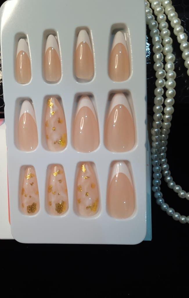 4 almond-pre-glued-press-on-nails.jpg