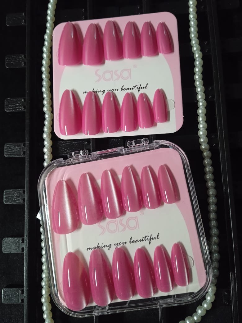 WhatsApp Image 2026-02-21 at 12.32.53 AM Almond Gel Chrome Press On Nails – Reusable Medium Length 5 - Image 1