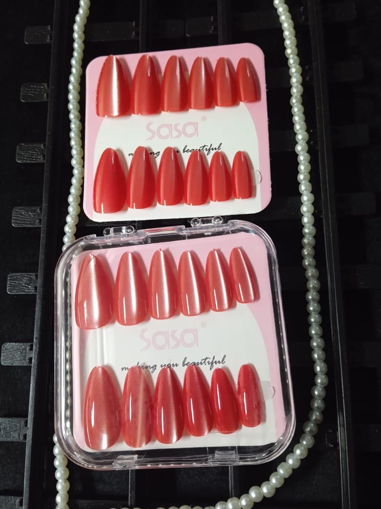 WhatsApp Image 2026-02-21 at 12.32.54 AM (1) Almond Gel Chrome Press On Nails – Reusable Medium Length 8 - Image 1