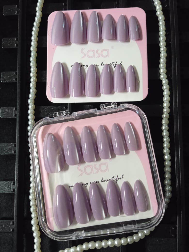 WhatsApp Image 2026-02-21 at 12.32.54 AM (2) Almond Gel Chrome Press On Nails – Reusable Medium Length 9 - Image 1