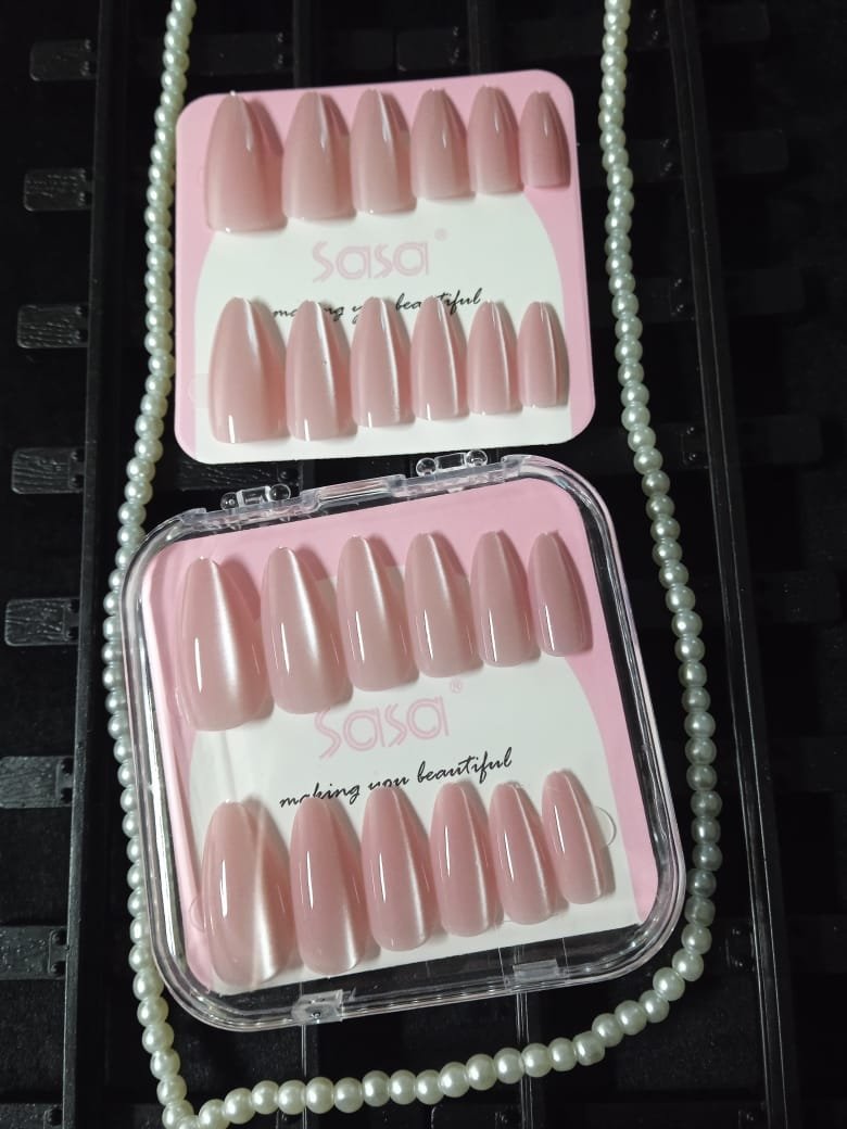 WhatsApp Image 2026-02-21 at 12.32.54 AM Almond Gel Chrome Press On Nails – Reusable Medium Length 7 - Image 1